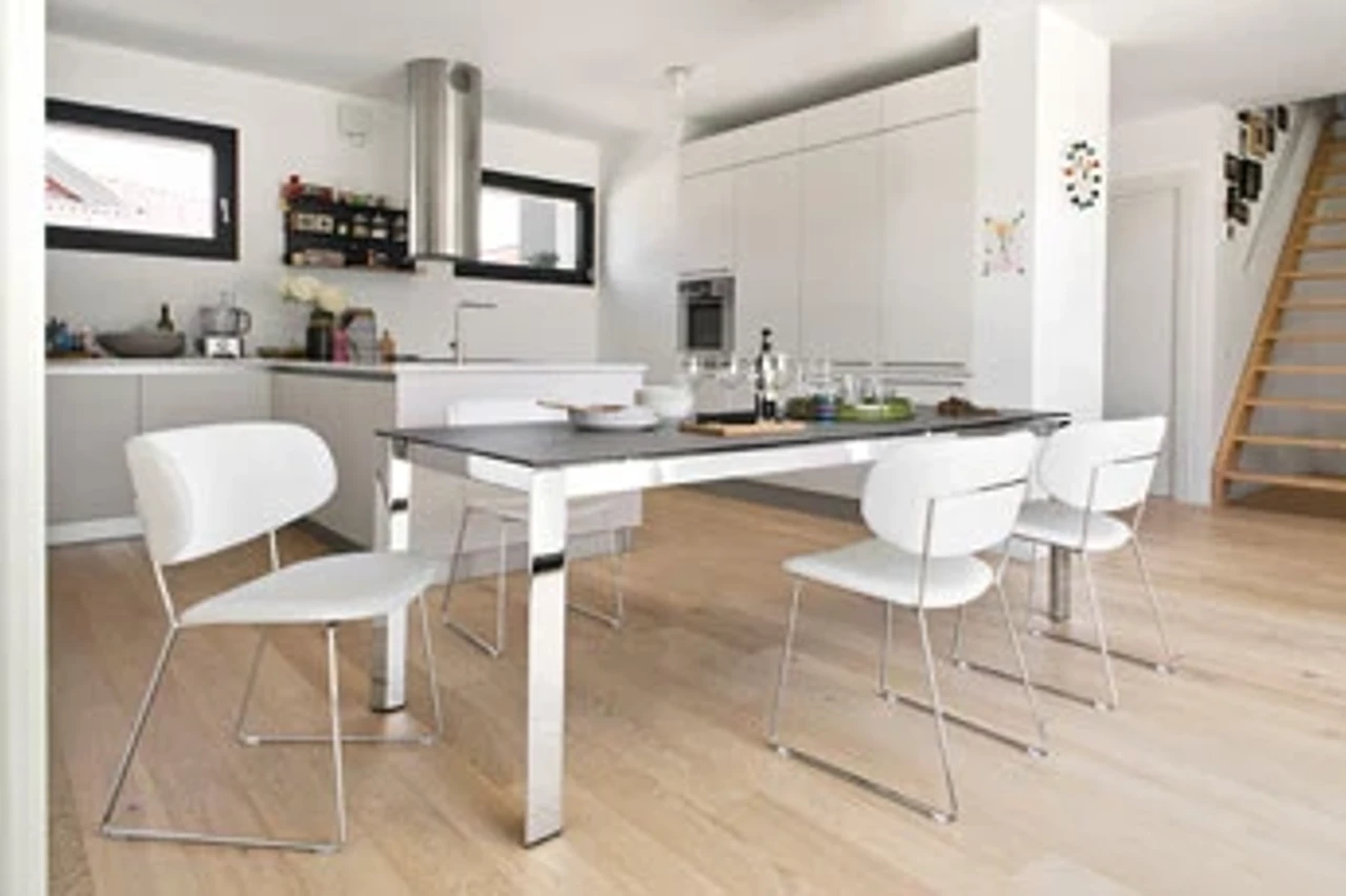 Claire Cs1483 Lifestyle Guide Pic